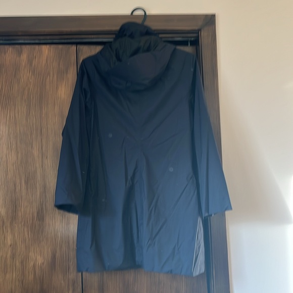Marmot lightweight jacket - Picture 4 of 13